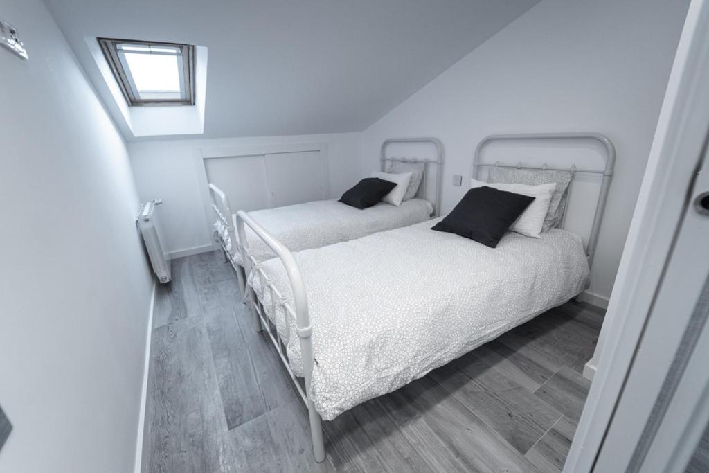 Buhardilla Comillas Beach En Primera Linea De Playa, Wifi, Netflix Екстер'єр фото